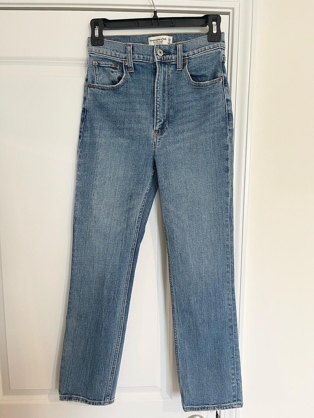 Abercrombie & Fitch Women's High-Rise Straight Jeans